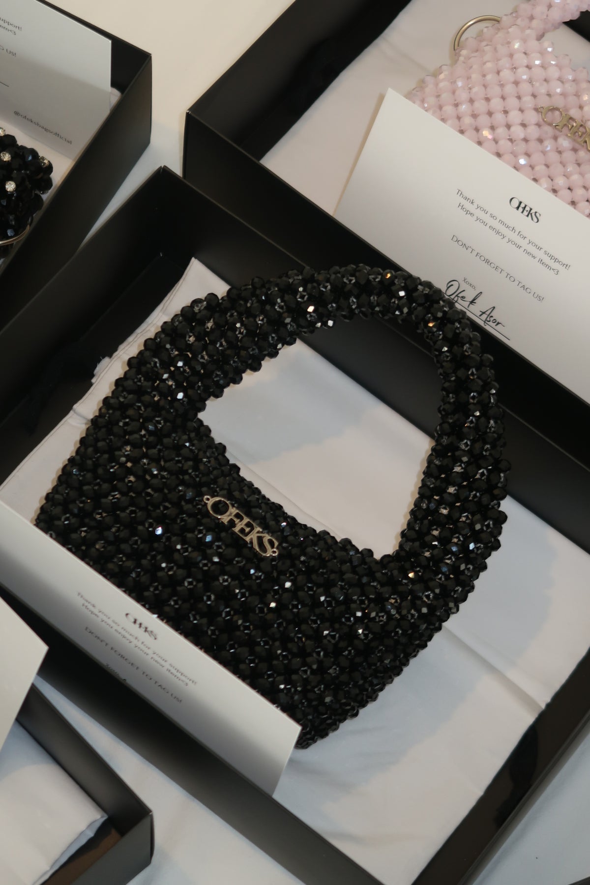 N°8 BLACK